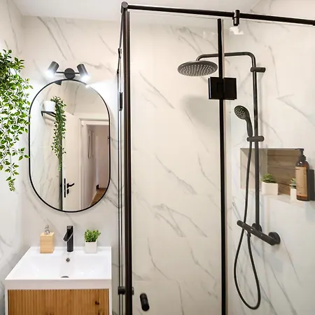 Oasis • 2br Ultracentral • Ac Διαμέρισμα *