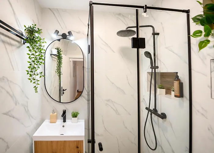 Oasis • 2br Ultracentral • Ac Lägenhet *